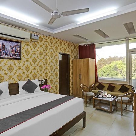 Hotel O Shivam Guest House New Delhi Buitenkant foto