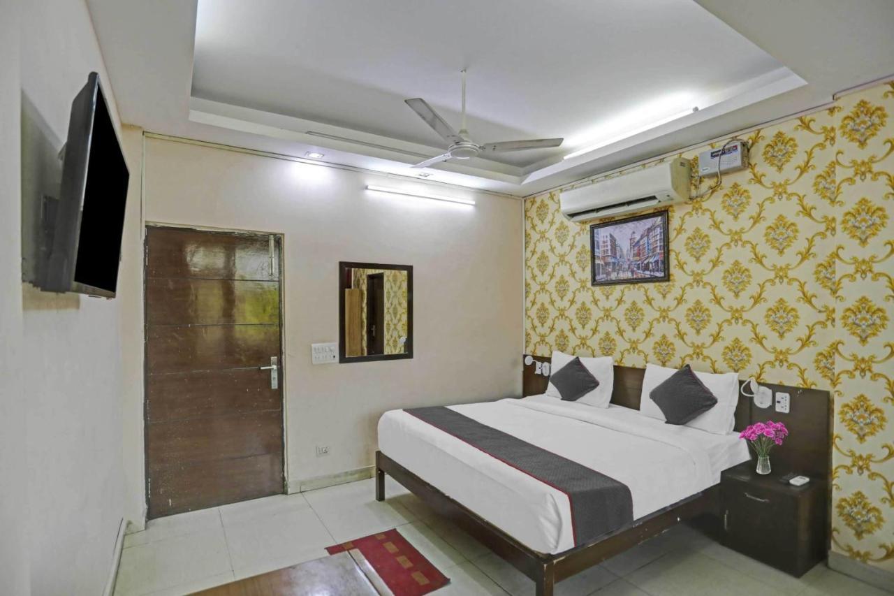 Hotel O Shivam Guest House New Delhi Buitenkant foto