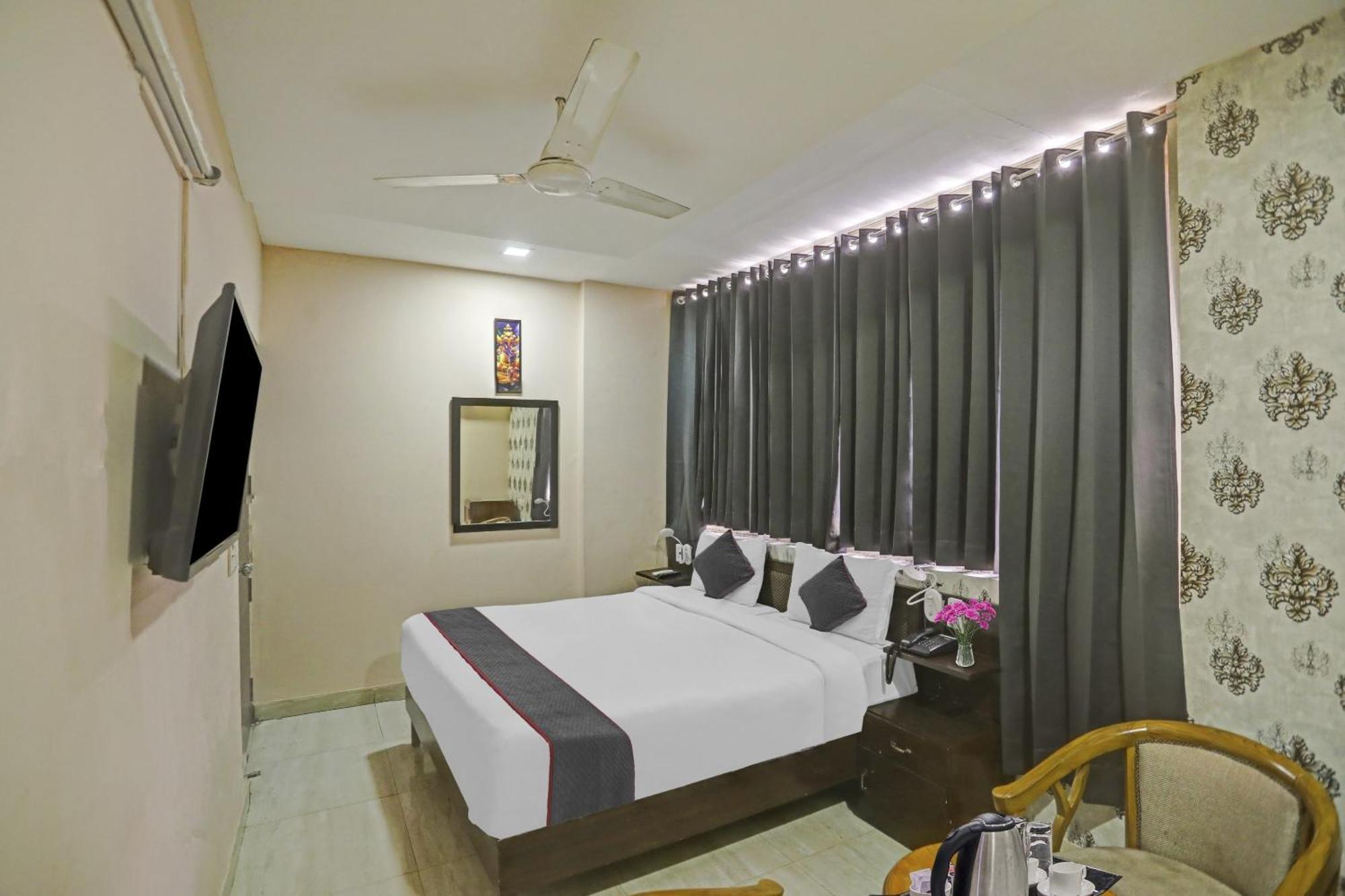 Hotel O Shivam Guest House New Delhi Buitenkant foto