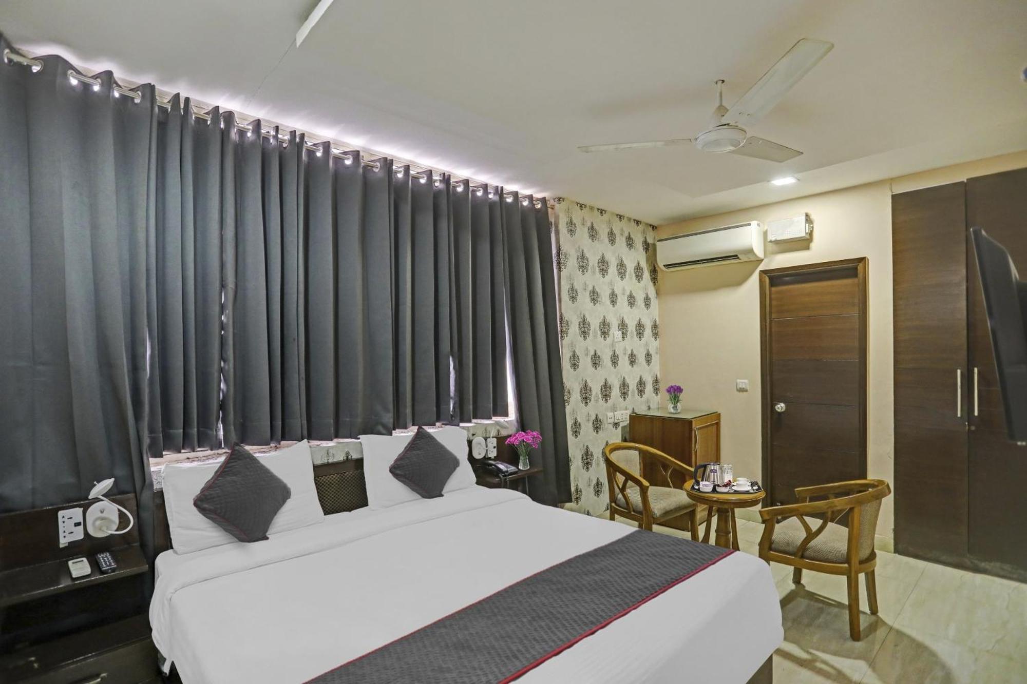 Hotel O Shivam Guest House New Delhi Buitenkant foto