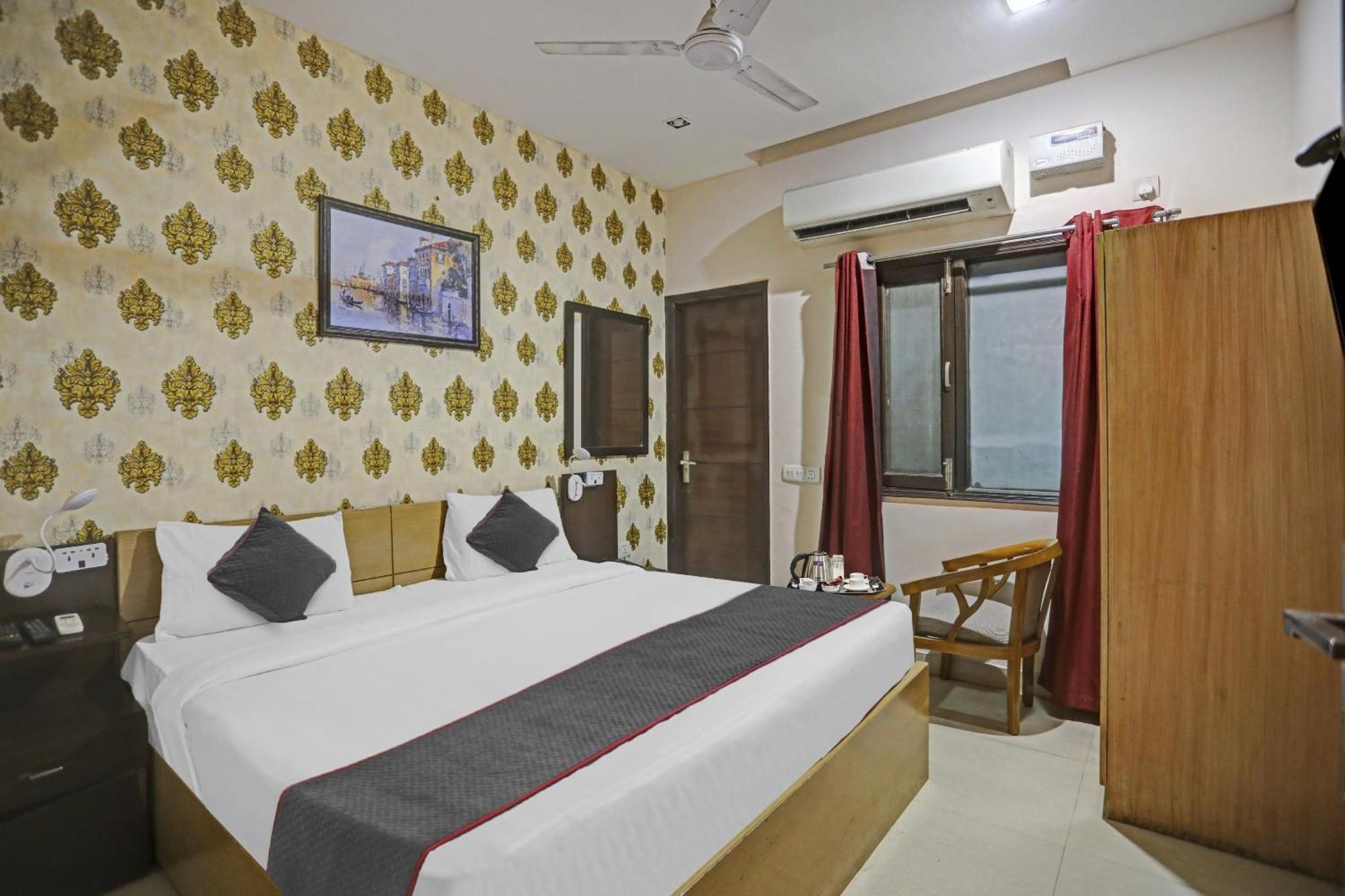 Hotel O Shivam Guest House New Delhi Buitenkant foto