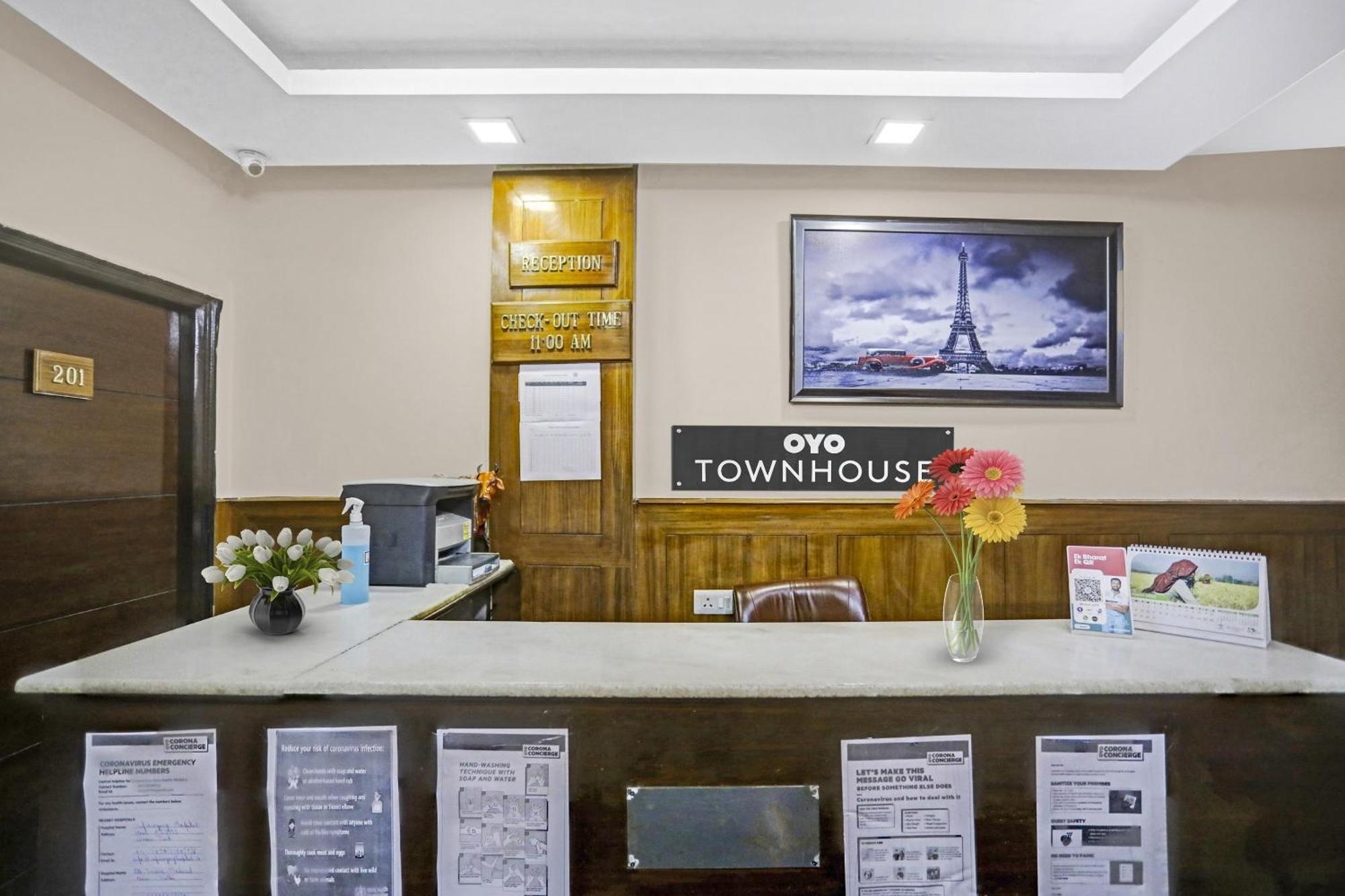 Hotel O Shivam Guest House New Delhi Buitenkant foto
