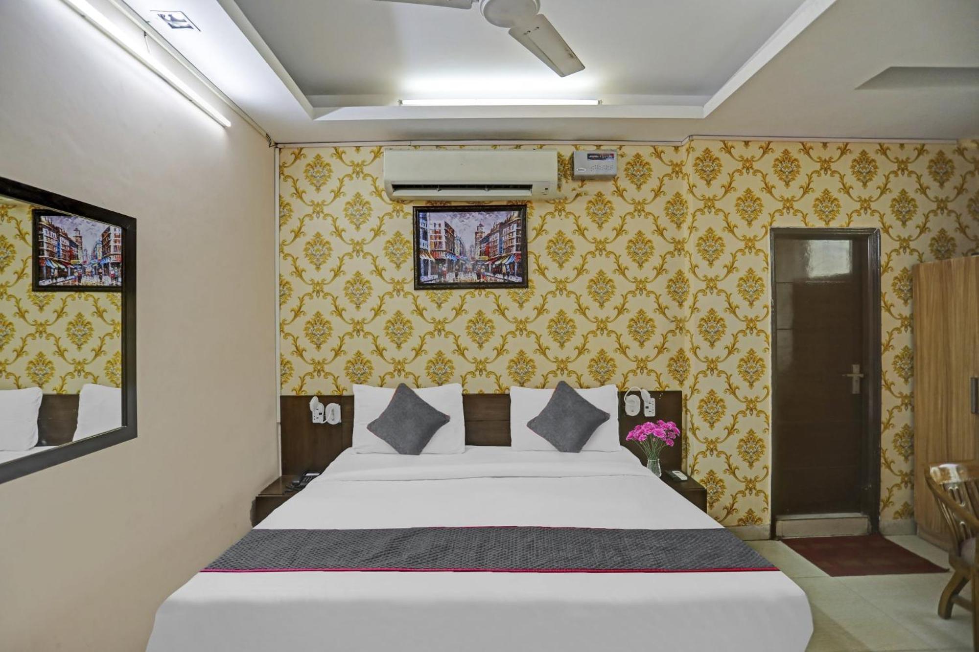 Hotel O Shivam Guest House New Delhi Buitenkant foto