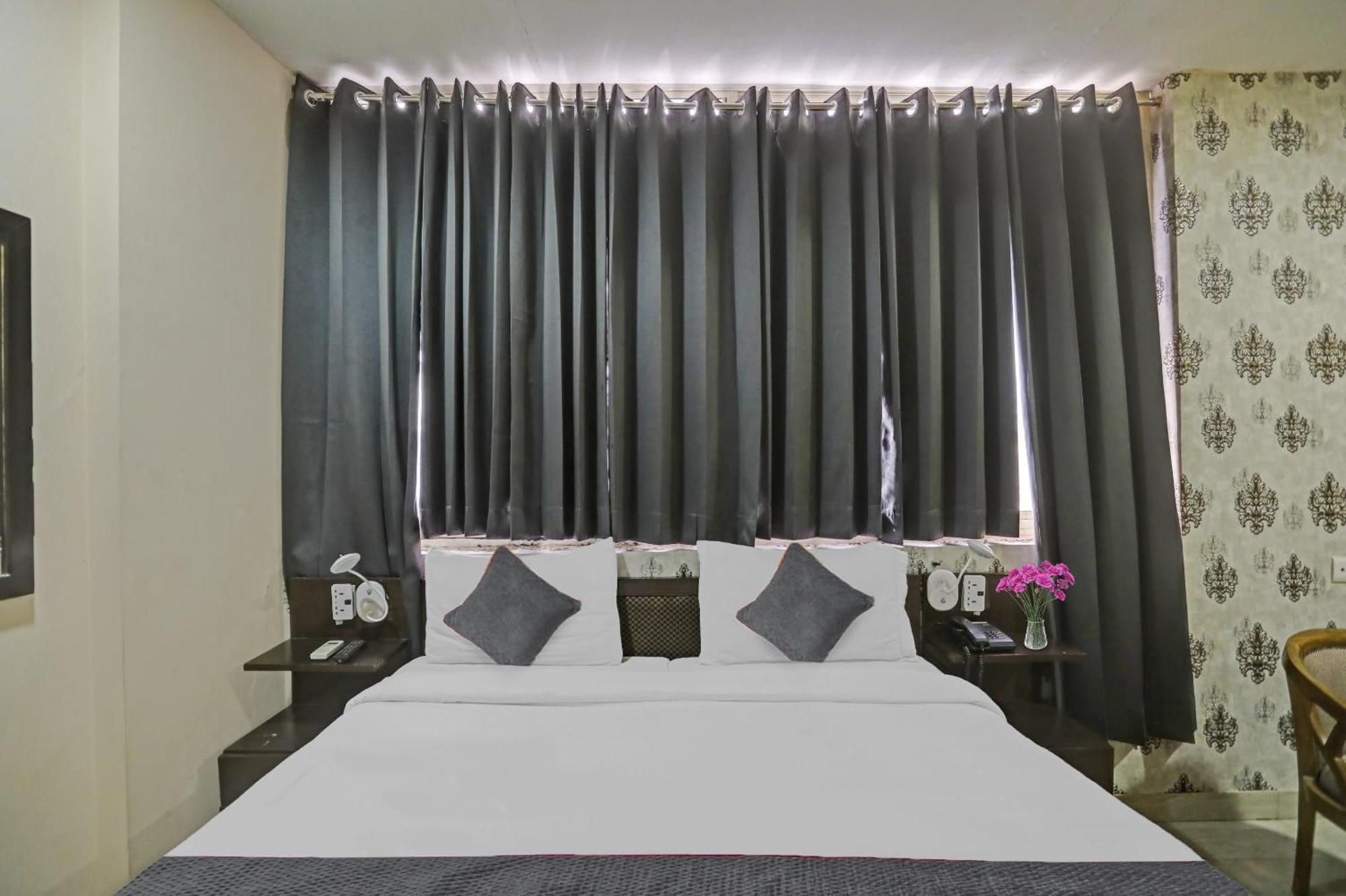 Hotel O Shivam Guest House New Delhi Buitenkant foto